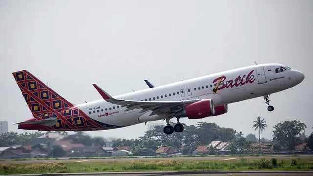 Indonesian airliner under investigation after pilots fell asleep midflight for nearly 30 minutes