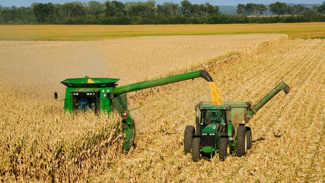 John Deere announces mass layoffs in Midwest amid production shift to Mexico