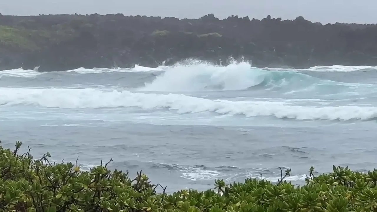 Hurricane Hone strengthens Hawaii's Big Island slammed with flooding