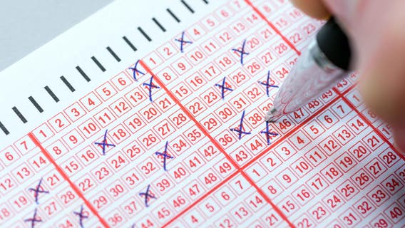 Man hits lottery jackpot day after just missing big win by one number