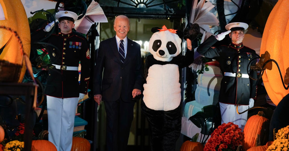 biden-halloween.jpg?ve=1&tl=1