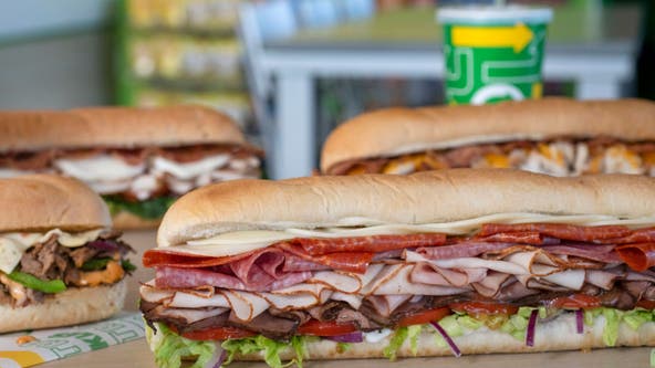 Subway accused of shorting customers on meat in sandwiches: lawsuit