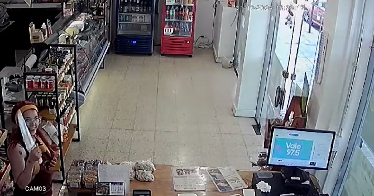 Watch: Would-be robber scared off by employee with bigger knife | FOX 9 Minneapolis-St. Paul