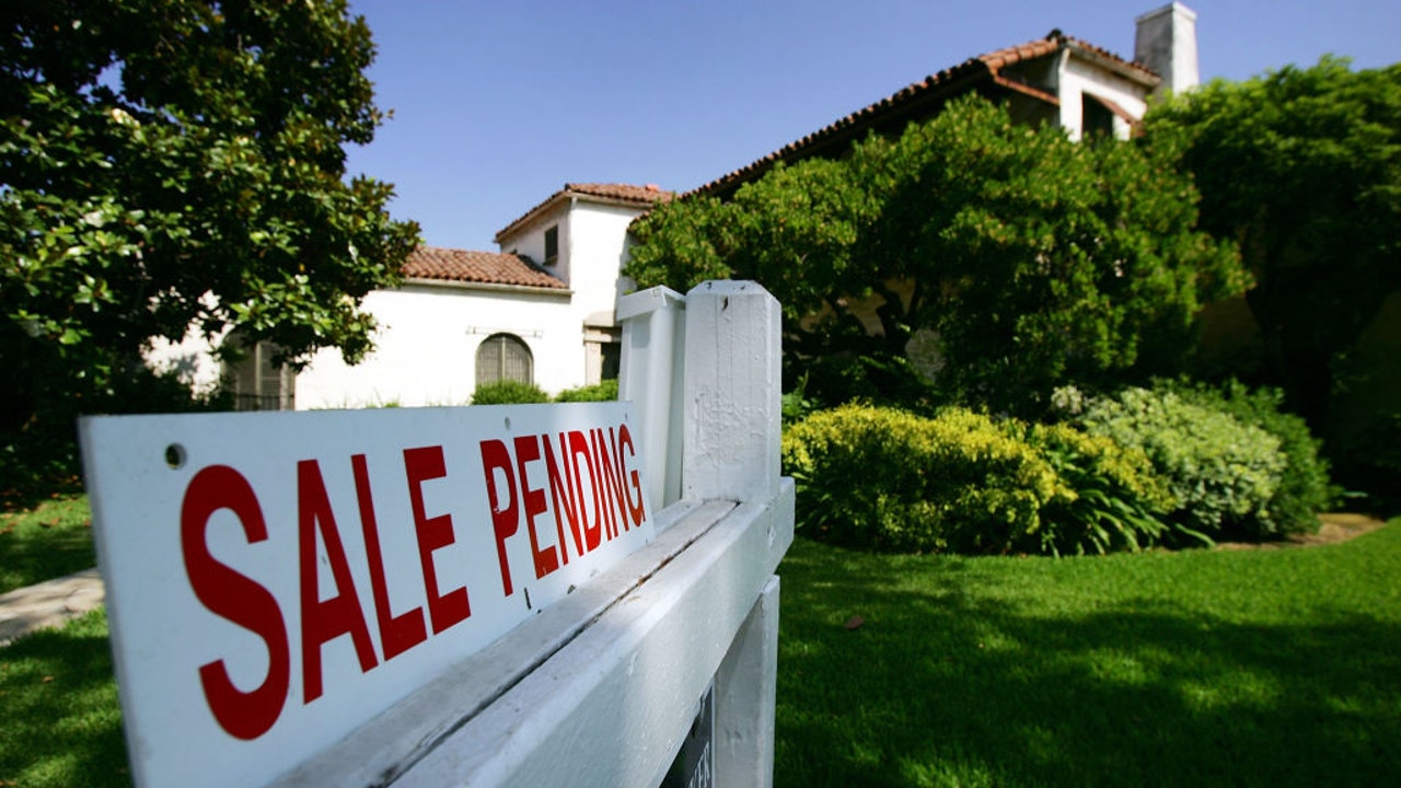 Mortgage demand jumps as rates drop