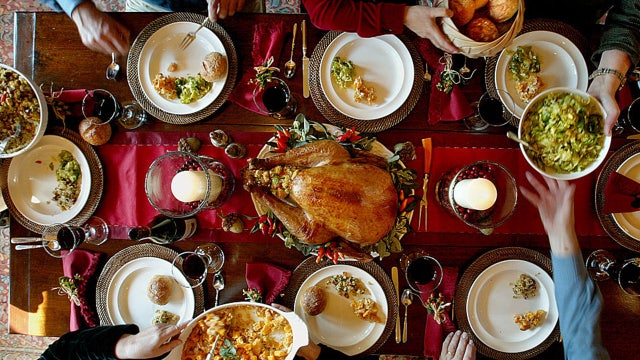 Full list: Stores offering Thanksgiving meal deals this year
