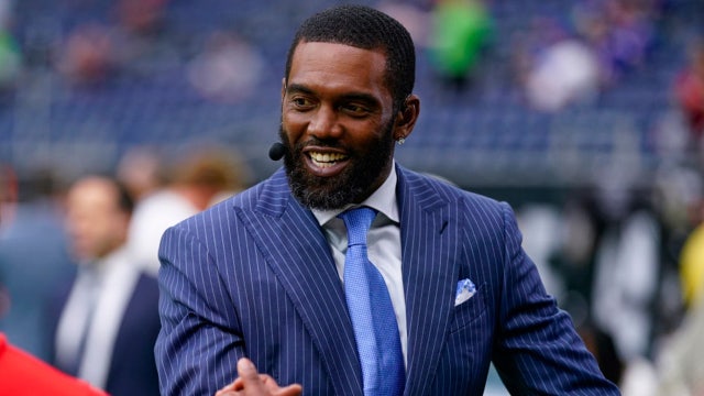 Randy Moss says he's 'battling something;' asks for prayers