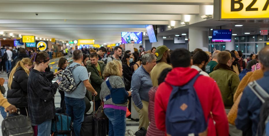 Amazon offers $25 holiday flights for young Prime members