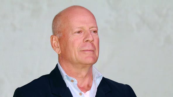 Bruce Willis thanks LA first responders in rare public appearance