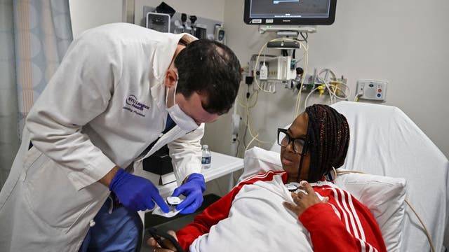 Alabama woman becomes longest living recipient of pig organ transplant