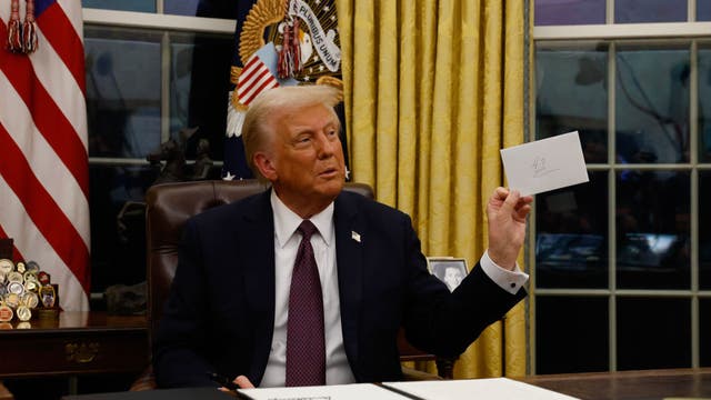 Trump discovers letter from Biden in Oval Office