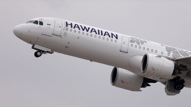 Fumes in cockpit forces Hawaiian-bound flight to return to Seattle