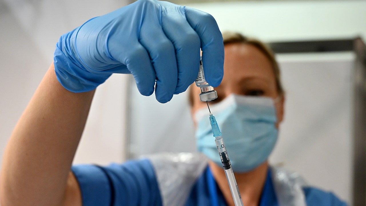 Trump signs executive order to block federal money for schools with COVID-19 vaccine mandates