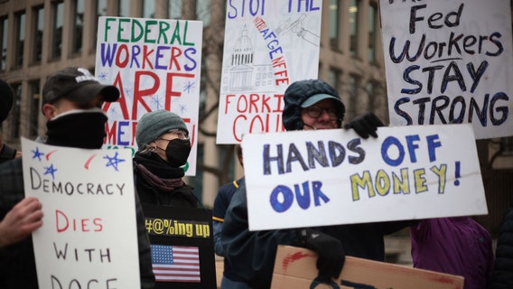 Fired federal employees search for work but struggle to replace their old jobs