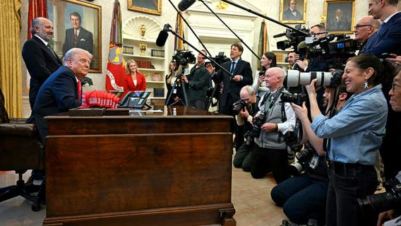 White House to decide which news outlets cover Trump, breaking press tradition