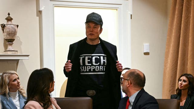 Federal workers start receiving second email demanding list of accomplishments