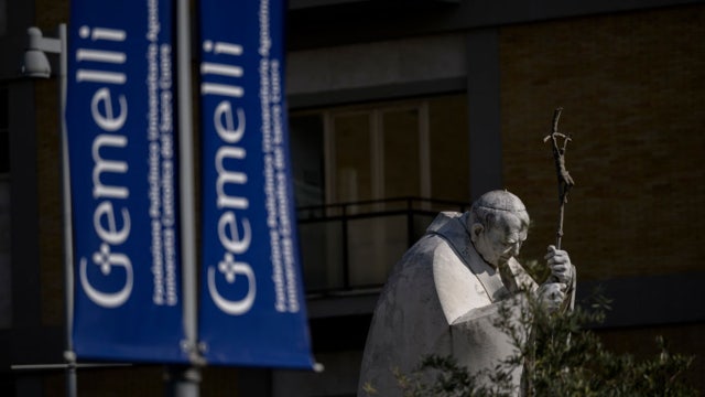 Pope Francis has pneumonia in both lungs, Vatican says