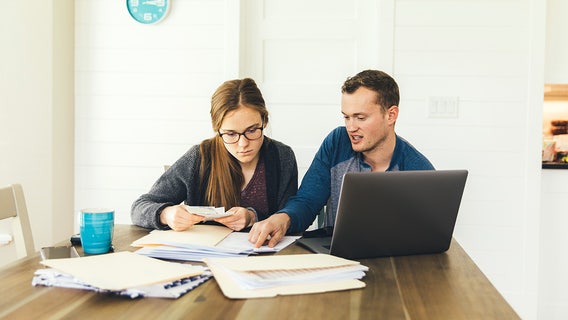 1 in 4 couples wait until after marriage to discuss debt and financial issues, survey finds