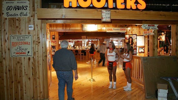 Hooters files for bankruptcy, plans sale of all company-owned restaurants