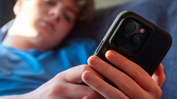 Kids with smartphones reported higher well-being than kids without, study finds