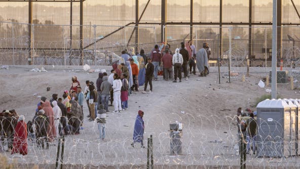 US revokes legal status for 532,000 migrants