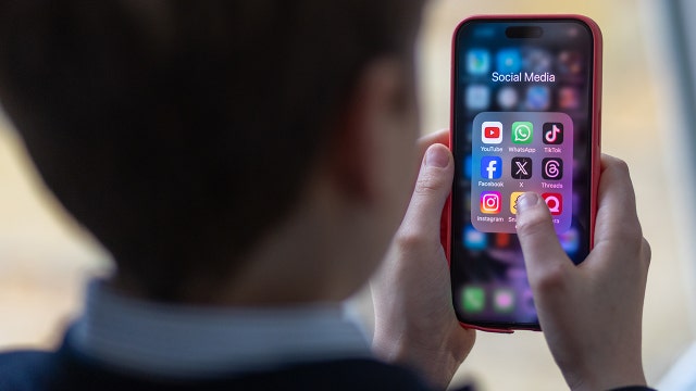 Excessive screen time linked to manic symptoms in kids, study finds