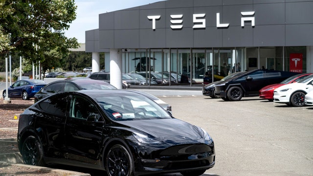 Tesla booted from Vancouver International Auto Show over 'safety of attendees'