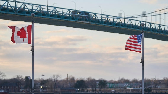 Canadians spending the winter in the US now have to register