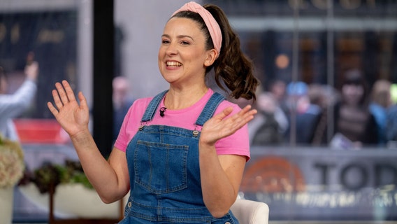 YouTube star Ms. Rachel welcomes baby daughter