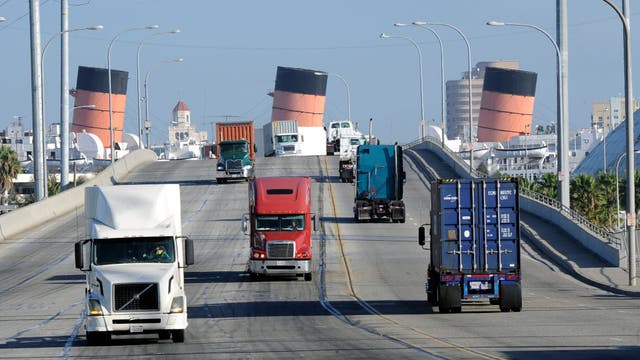 Trump executive order reinforces English-speaking rule for US truck drivers