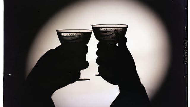 Champagne, white wine may lower sudden cardiac arrest risk, new study suggests