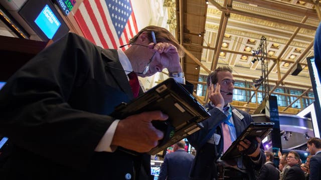 Americans' economic, financial expectations sink in April