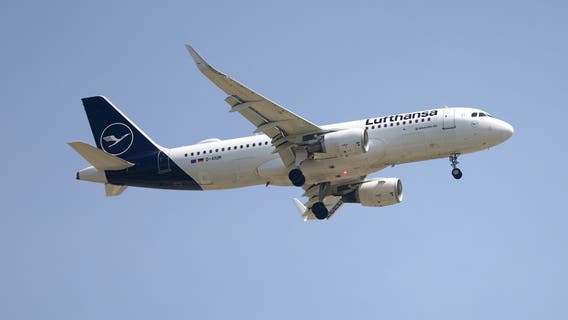 Lufthansa flight flew for 10 minutes without a pilot, report says