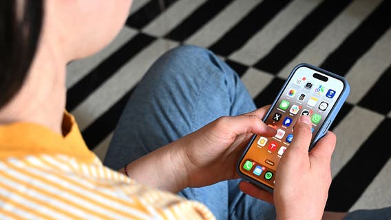 Social media use triples depression symptoms for pre-teens: Study