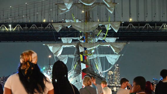 Mexican navy ship hits Brooklyn Bridge, killing 2 crew members