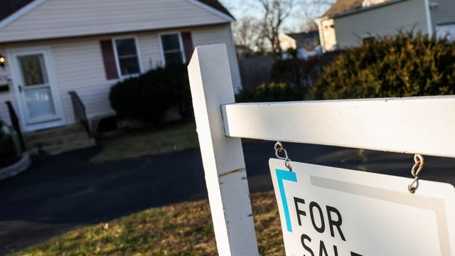Home prices forecast to dip before the end of the year