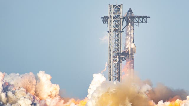 SpaceX given federal approval to resume Starship megarocket test launch after spectacular explosion