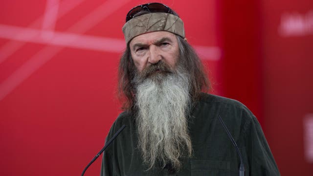 Phil Robertson, 'Duck Dynasty' star, dies at 79