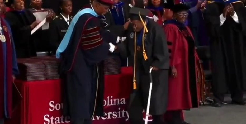 Vietnam veteran, 79, graduates from college to keep 'mind and body updated'