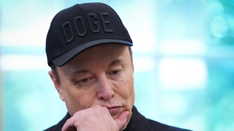 Elon Musk's black eye has innocuous explanation, despite drug use reports |  FOX 9 Minneapolis-St. Paul