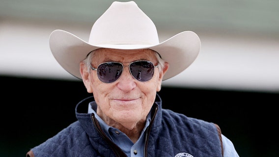 D. Wayne Lukas, Triple Crown racehorse trainer, dies at 89