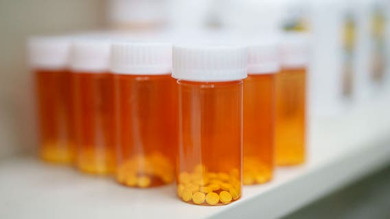 Senators propose bill to ban prescription drug ads