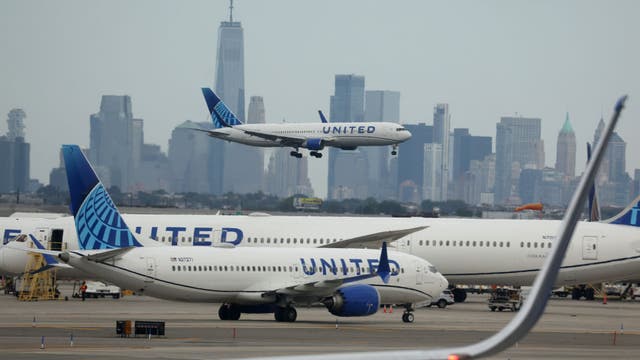 United Airlines disables Starlink on jets after cockpit-radio disruptions