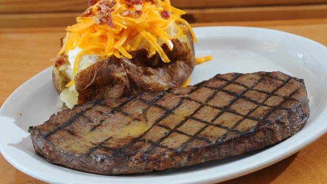 Americans rated this steakhouse highest among all restaurants for 2025