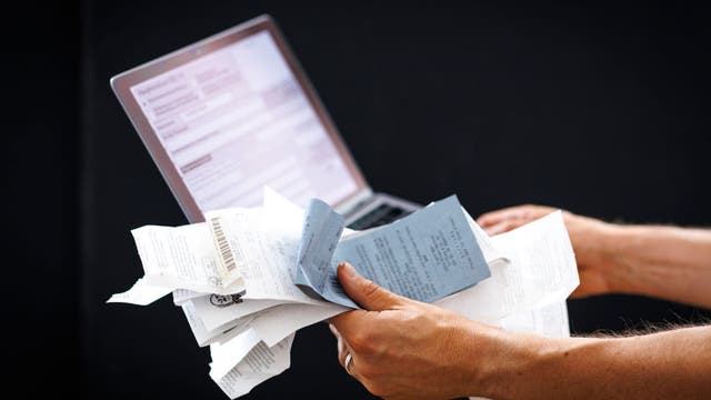 Where Americans are falling behind most on their debt