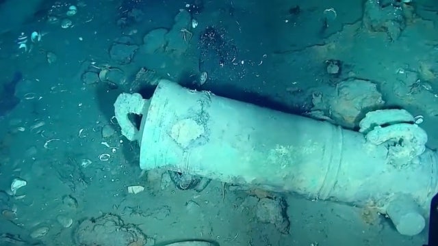 Photos show possible treasure from 300-year-old 'holy grail' of shipwrecks off Colombia