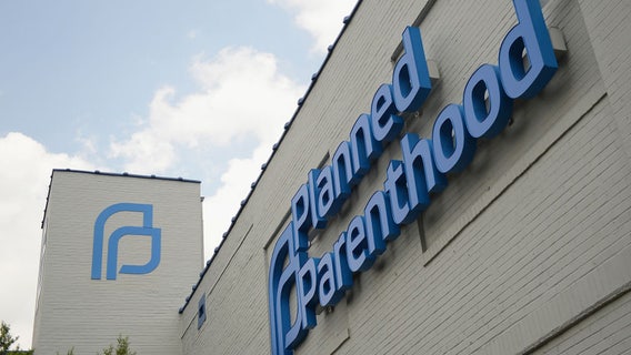 Judge blocks Trump efforts to defund Planned Parenthood