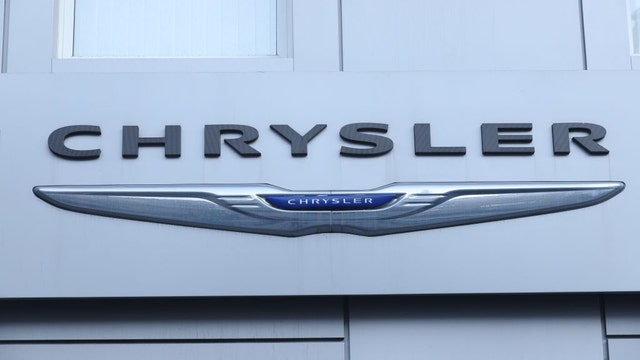 Chrysler recalls over 250K minivans due to airbag issue