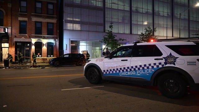 Chicago mass shooting leaves 4 dead, 14 wounded