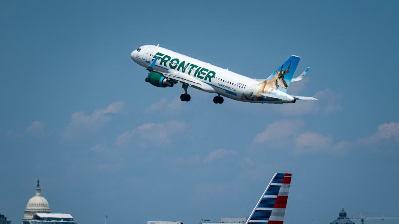 Frontier, United Airlines Warn Domestic Flight Reductions US 2026