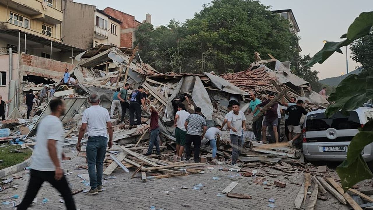 6.1 Magnitude Earthquake Kills One, Collapses Buildings in Northwestern Turkey